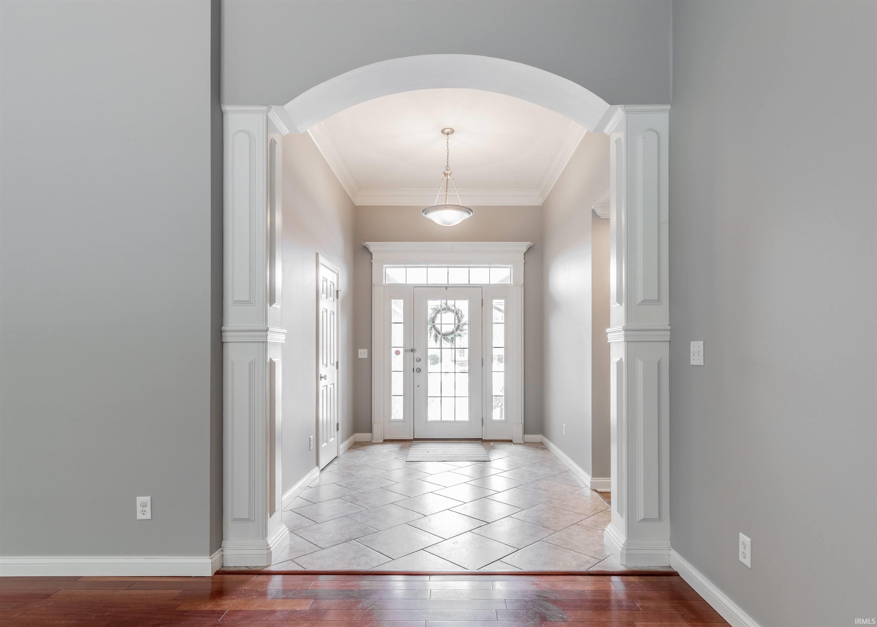 4318 Huntington Ridge Circle Newburgh, IN 47630 - Photo 2 of 36