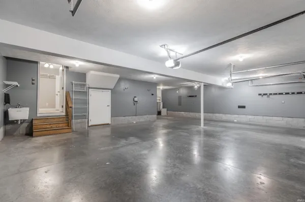 $449,900 | 4318 Huntington Ridge Circle, Newburgh, IN 47630