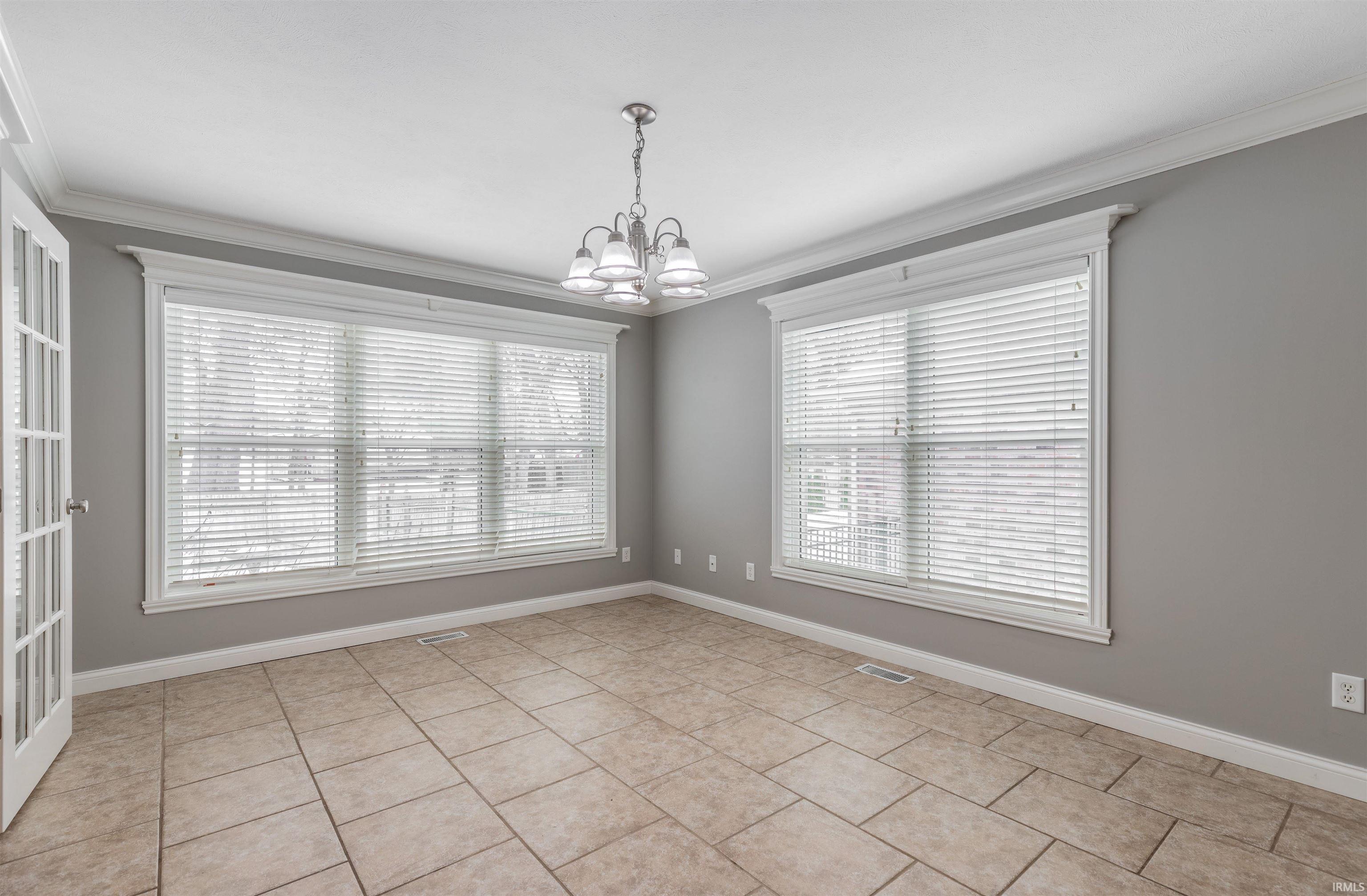 4318 Huntington Ridge Circle Newburgh, IN 47630 - Photo 10 of 36