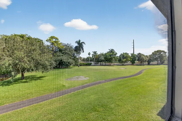 $189,999 | 5055 Oakhill Lane, Unit 222, Delray Beach, FL 33484