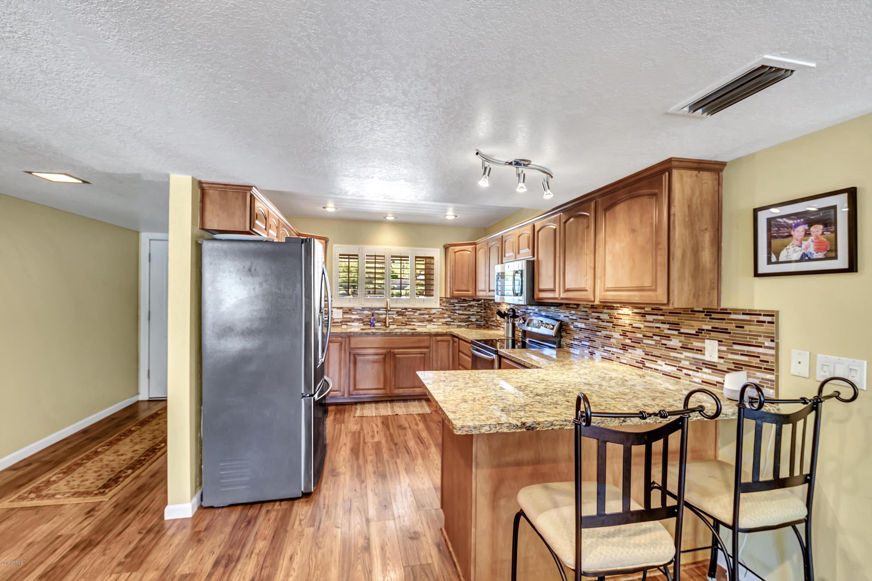 520 West Thunderbird Road Phoenix, AZ 85023 - Photo 12 of 28 KITCHEN