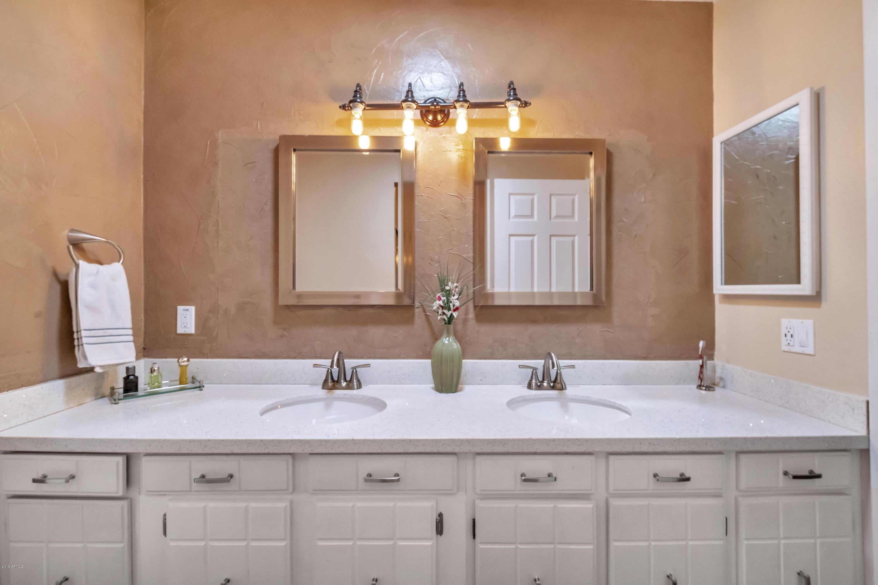 520 West Thunderbird Road Phoenix, AZ 85023 - Photo 16 of 28 MASTER BATH