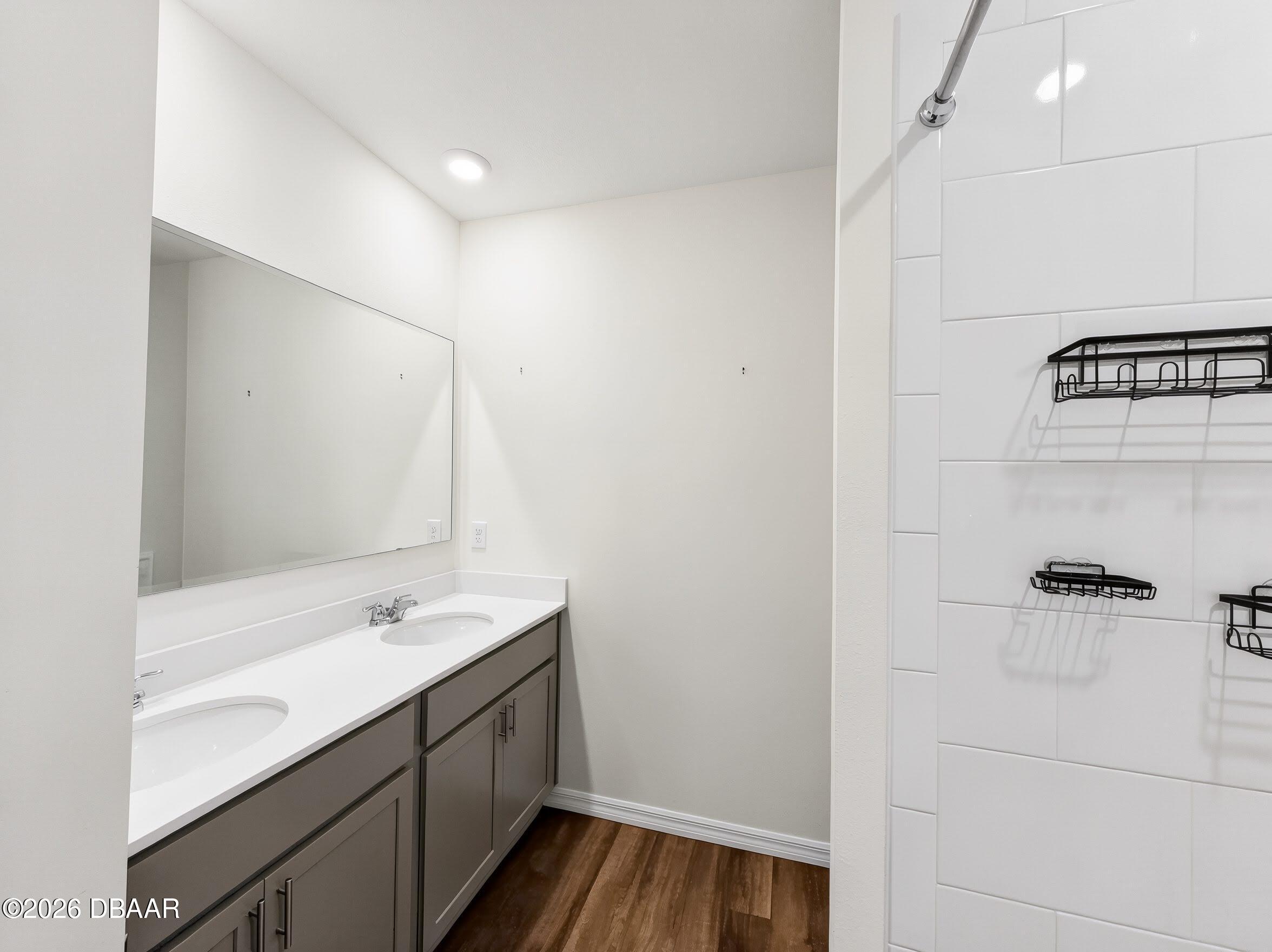 982 Commons Way Port Port Orange, FL 32129 - Photo 7 of 12 09-interiorprimarybathroom
