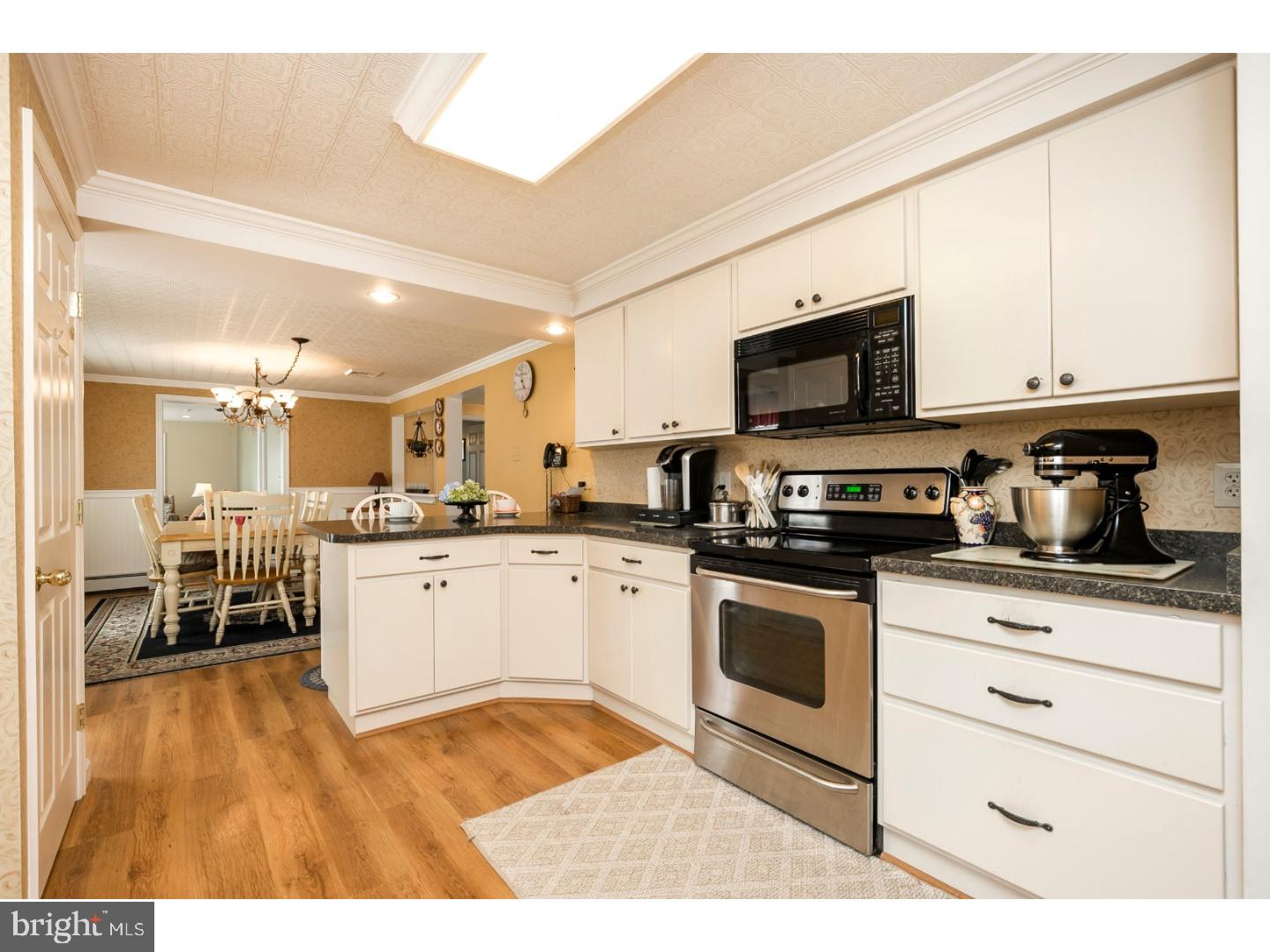 200 Warwick Road Elverson, PA 19520 - Photo 5 of 18 Kitchen