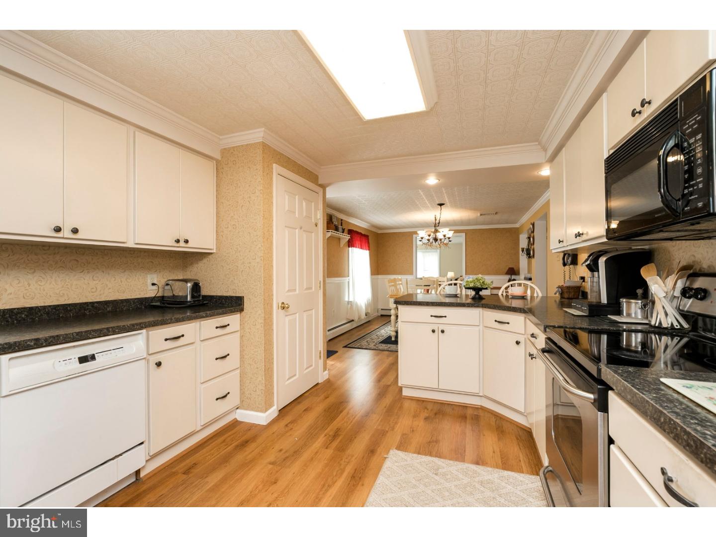 200 Warwick Road Elverson, PA 19520 - Photo 6 of 18 Kitchen