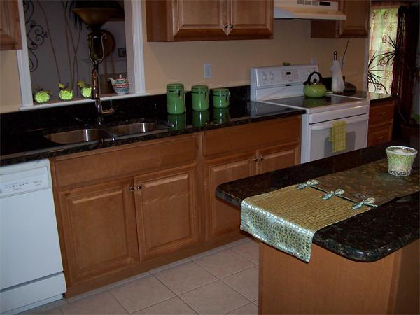 19 Lyons Road Dudley, MA 01571 - Photo 6 of 30 Gallery Image 6