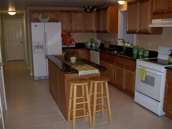 19 Lyons Road Dudley, MA 01571 - Photo 7 of 30 Gallery Image 7