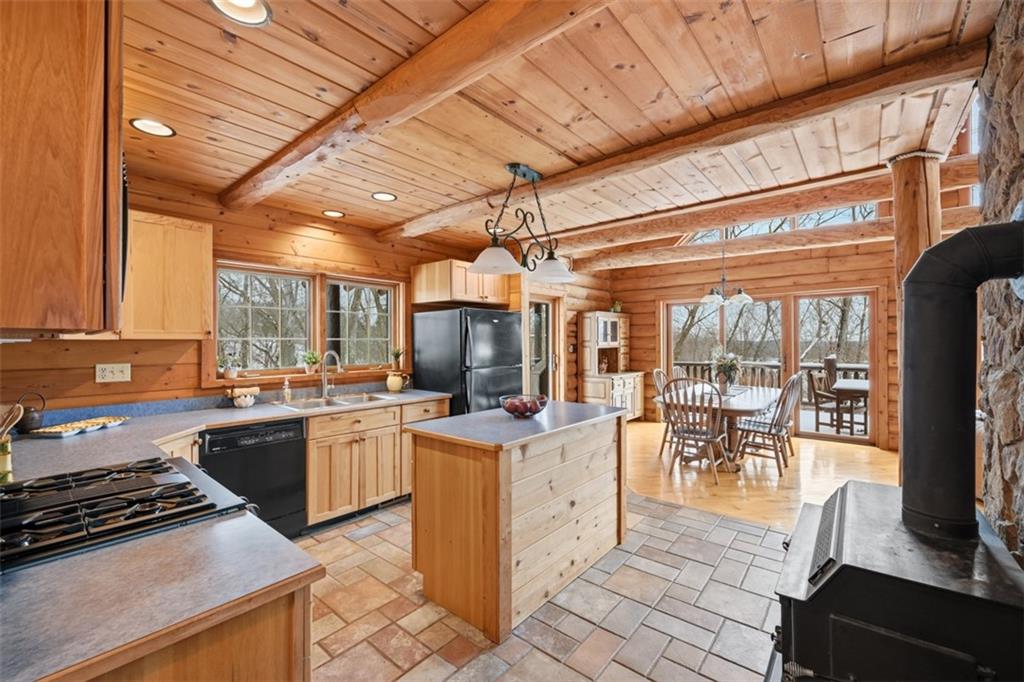 70 Economy Grade Road Coraopolis, PA 15108 - Photo 18 of 45 a kitchen with lots of counter top space