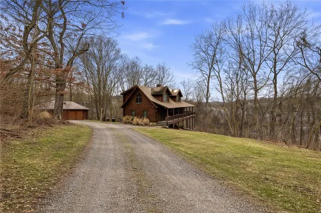 $550,000 | 70 Economy Grade Road, Coraopolis, PA 15108