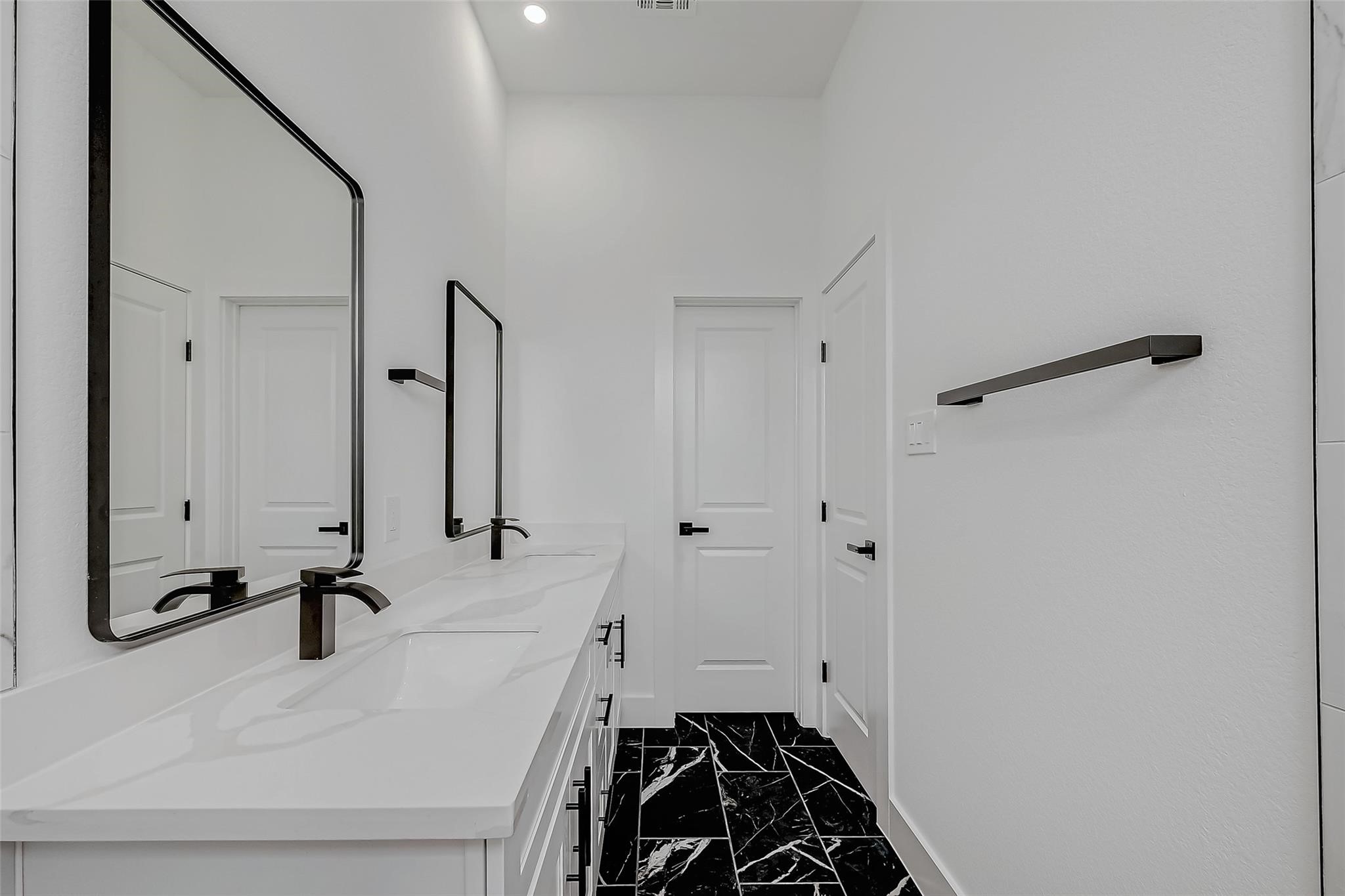 3624 Goodhope Street Houston, TX 77021 - Photo 23 of 32 a bathroom with a sink and a mirror