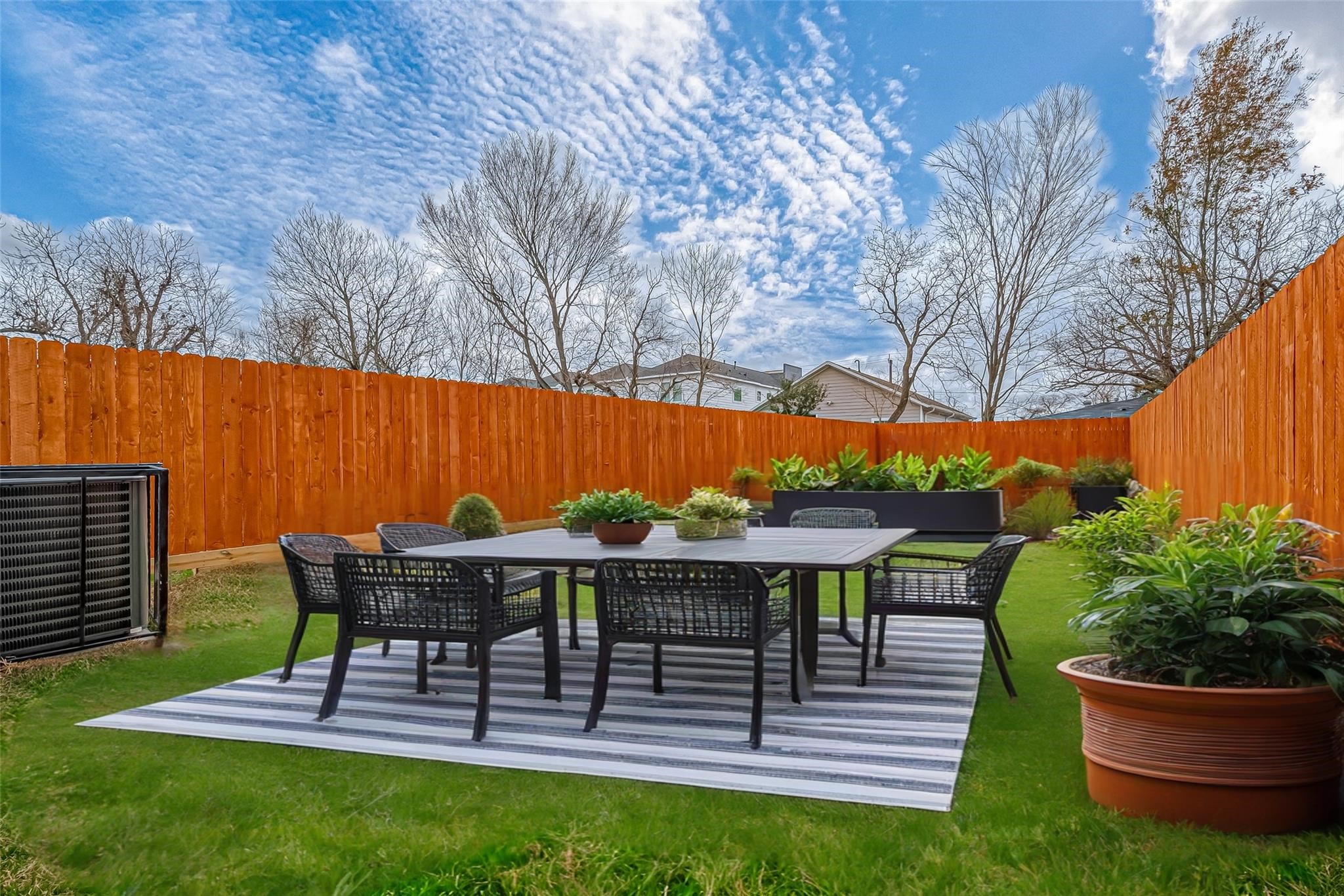 3624 Goodhope Street Houston, TX 77021 - Photo 30 of 32 a view of a table and chairs in the garden
