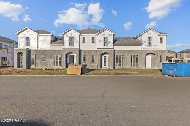 $189,000 | 905 Broyles Lane, Unit 401, Youngsville, LA 70592