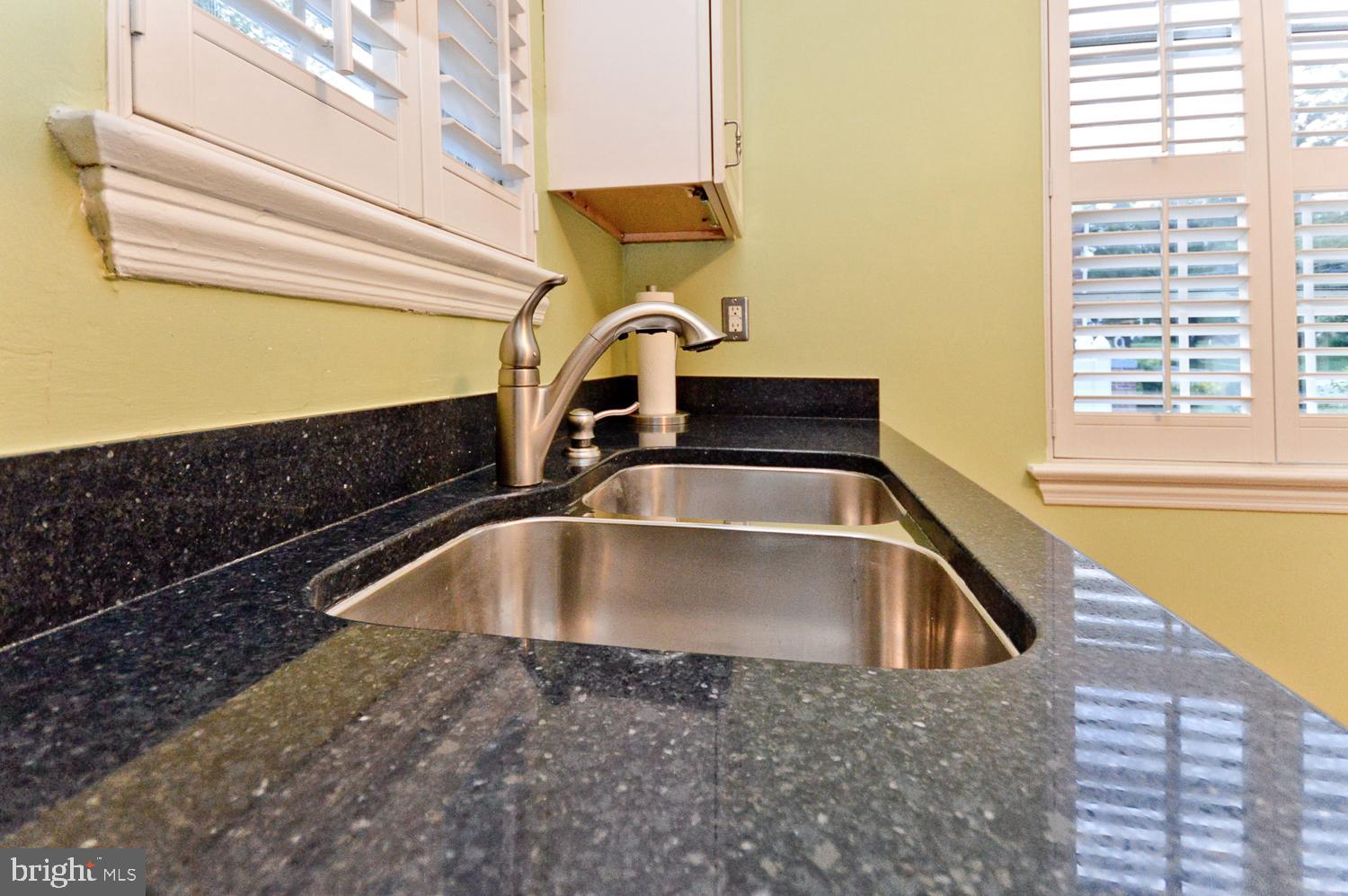9004 Linton Street Silver Spring, MD 20901 - Photo 23 of 59 Quartz Countertops