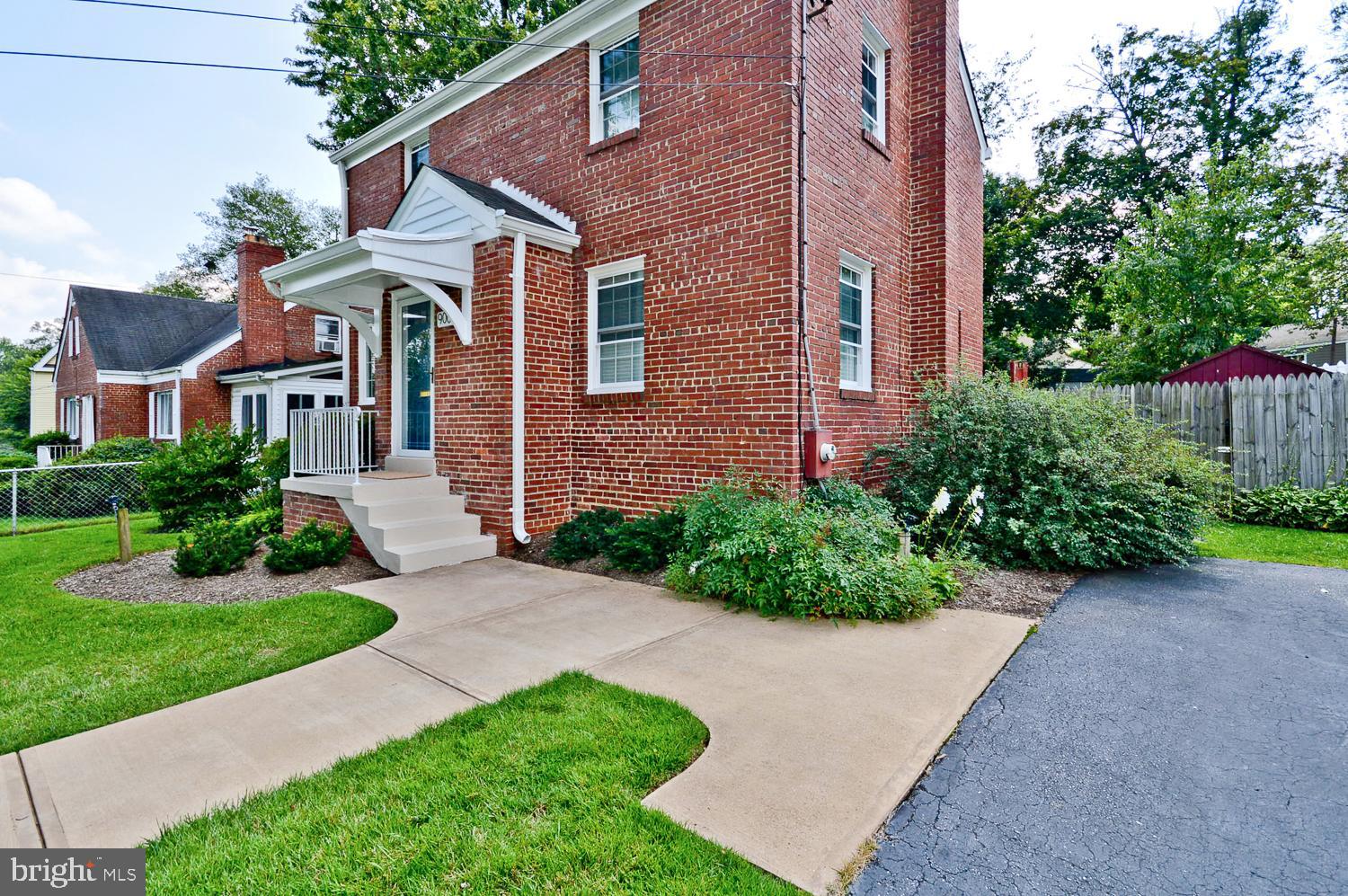 9004 Linton Street Silver Spring, MD 20901 - Photo 4 of 59 Gallery Image 4