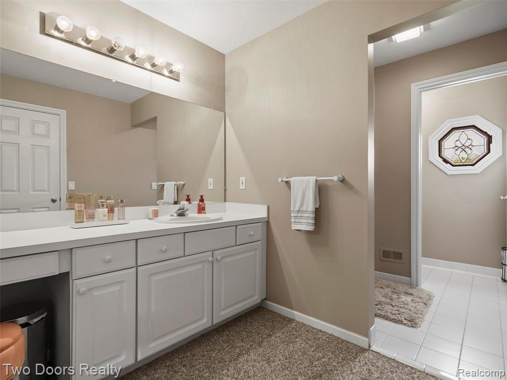 2239 Crystal Drive Rochester Hills, MI 48309 - Photo 28 of 42