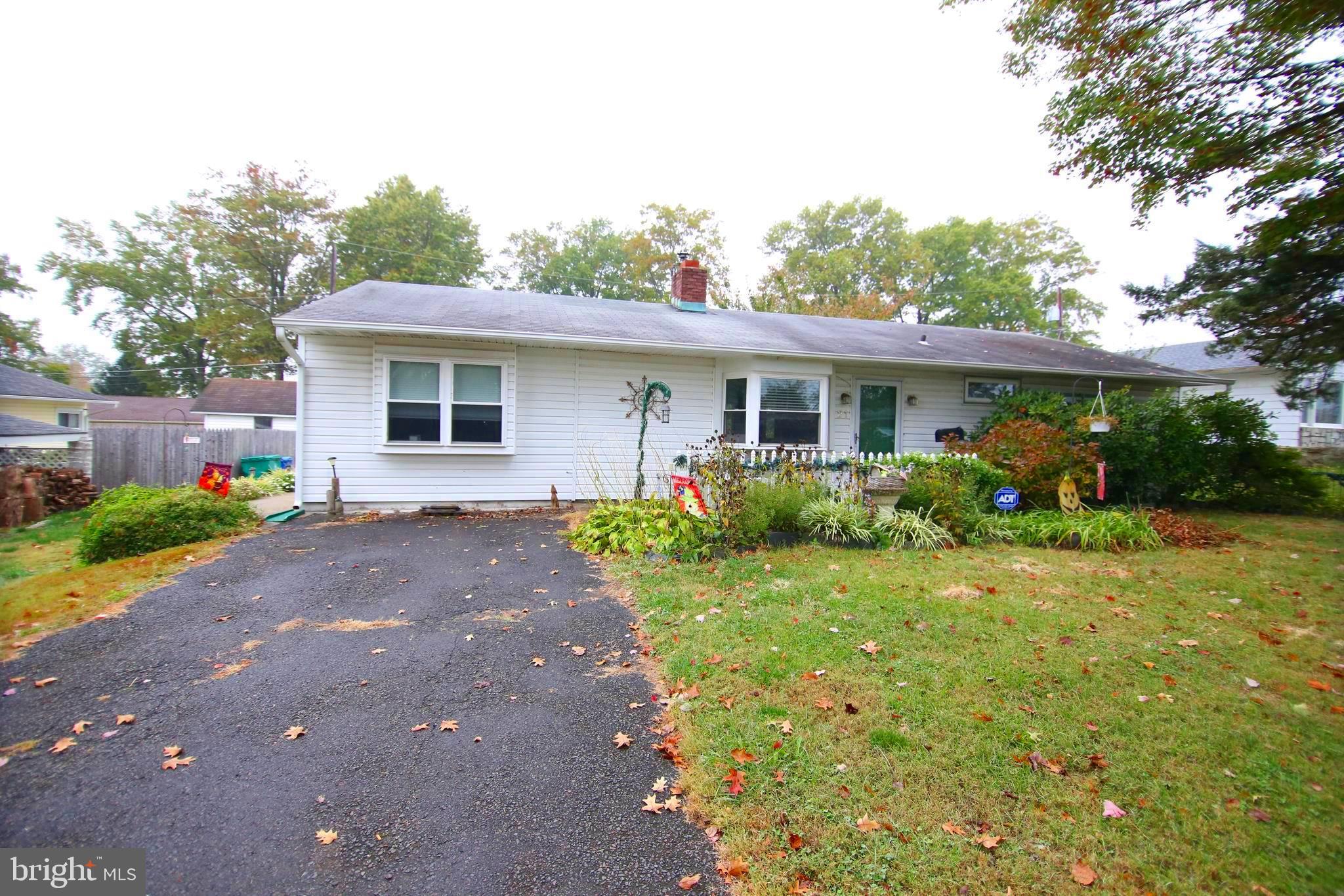 21 Goodturn Road Levittown, PA 19057 - Photo 2 of 30