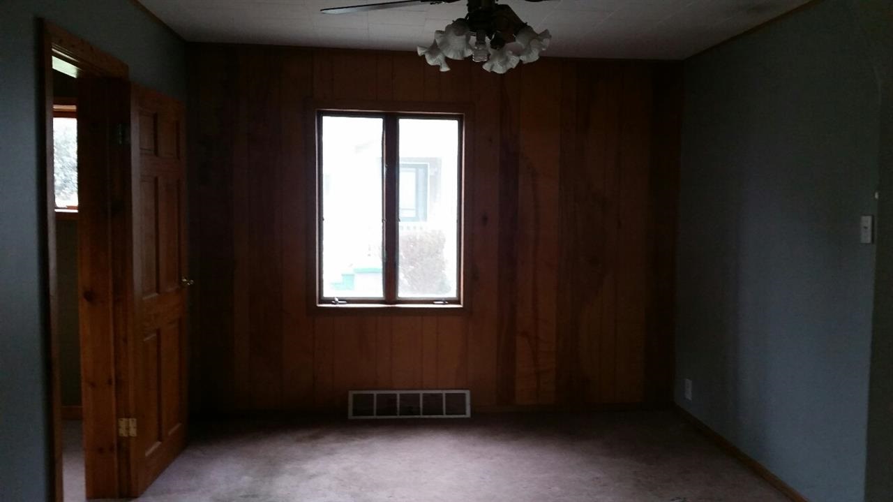 802 Ramsdell Street Manistee, MI 49660 - Photo 8 of 39 1791456-8.JPG