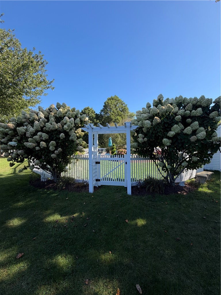 9 William Sisson Road Little Compton, RI 02837 - Photo 4 of 18 Gallery Image 4