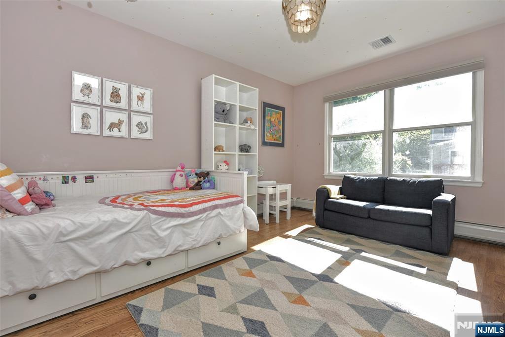 540 Burlington Street Paramus, NJ 07652 - Photo 21 of 34