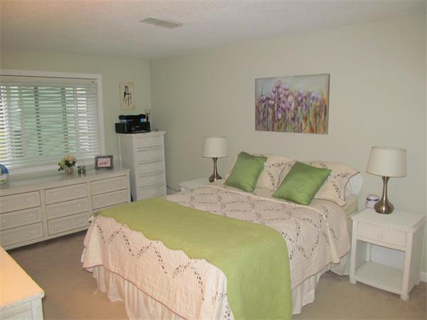 207 Franklin Crossing Road, Unit 7 Franklin, MA 02038 - Photo 16 of 22 Gallery Image 16