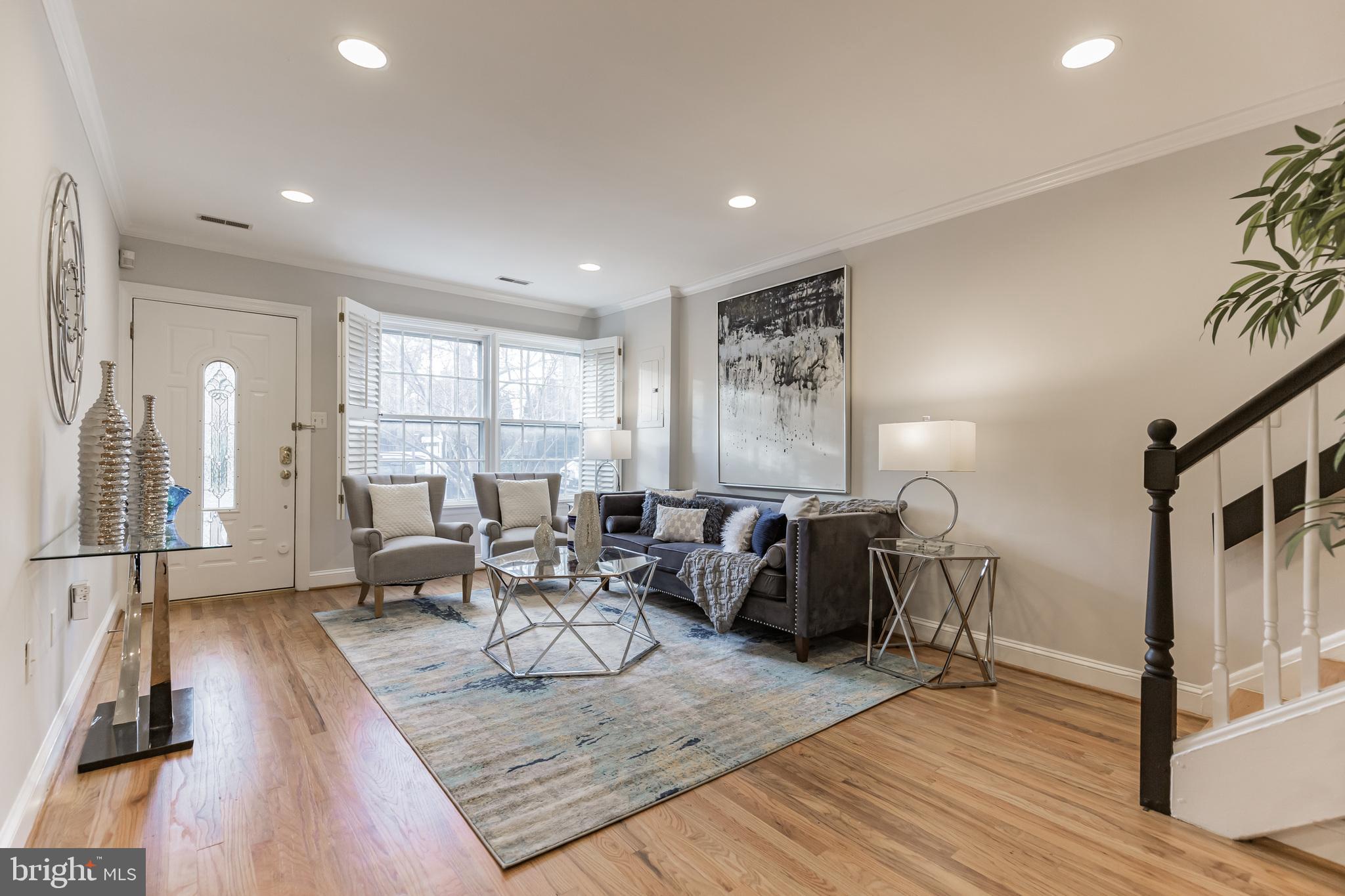 250 9th Street Southeast Washington, DC 20003 - Photo 4 of 43 Gallery Image 4