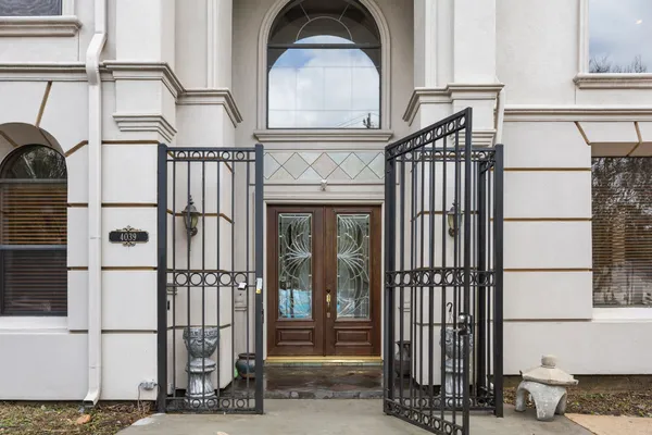 a view of a entrance to house