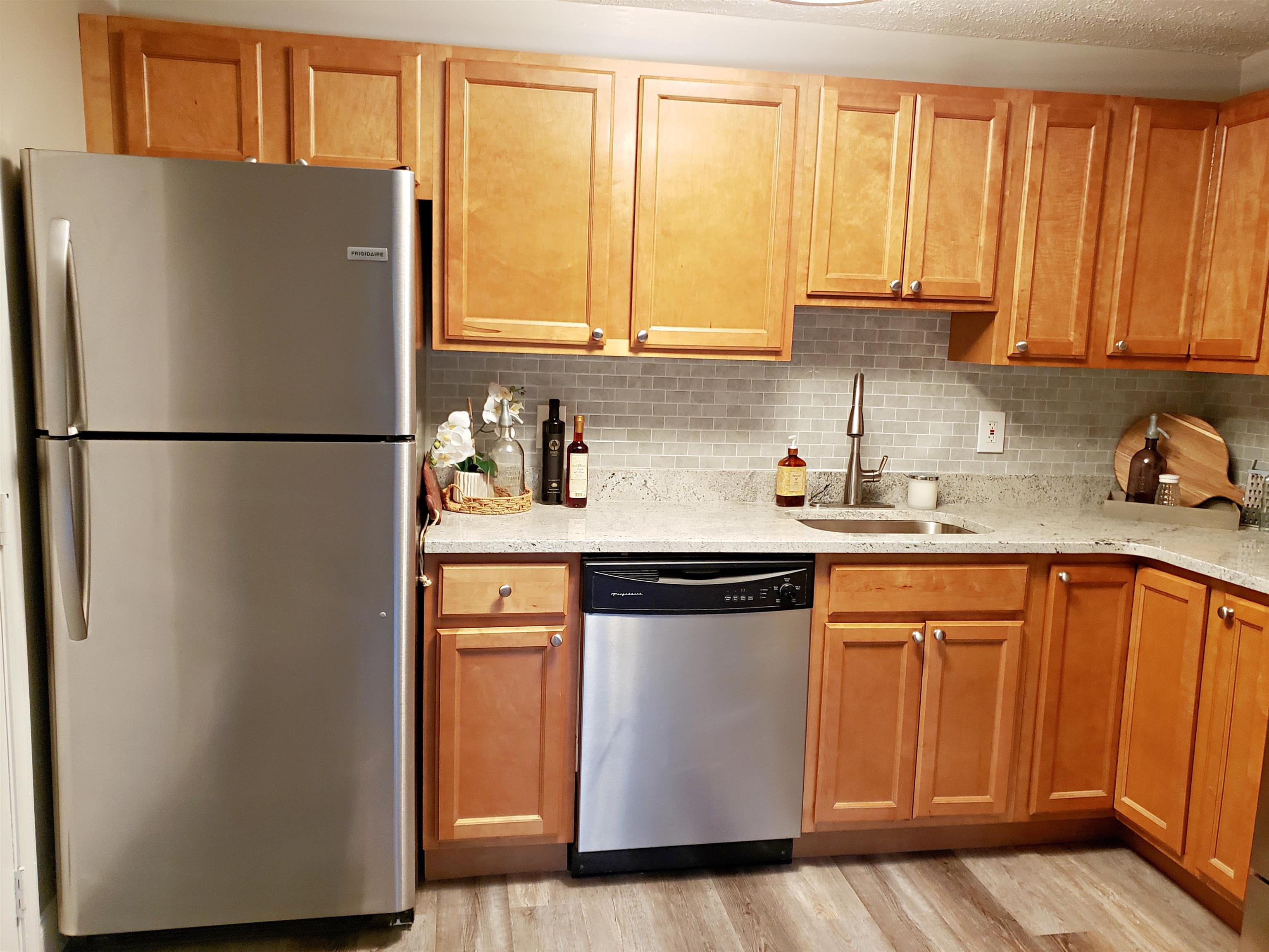 34 Dunbarton Road, Unit 1A Manchester, NH 03102 - Photo 2 of 22