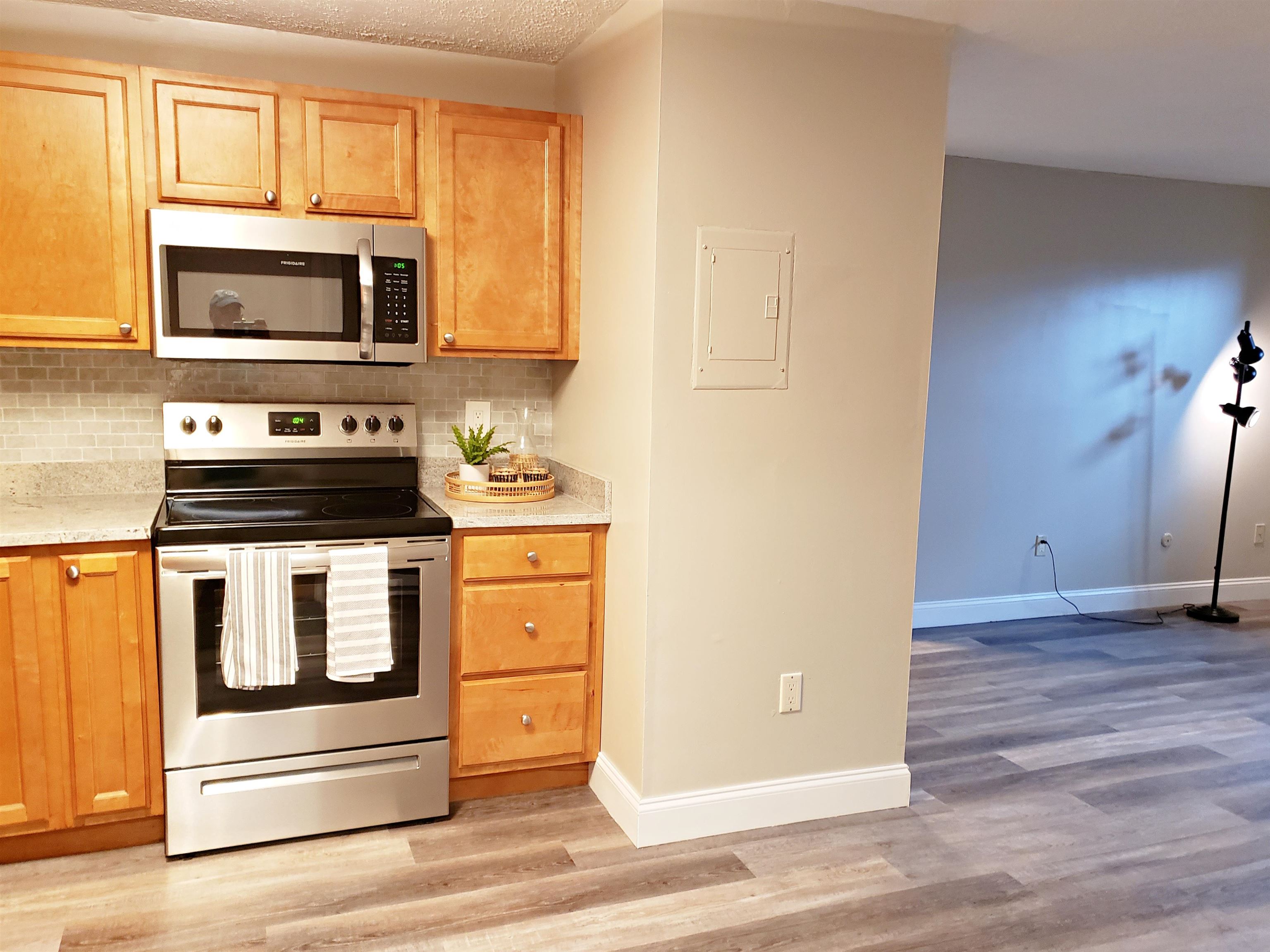 34 Dunbarton Road, Unit 1A Manchester, NH 03102 - Photo 4 of 22