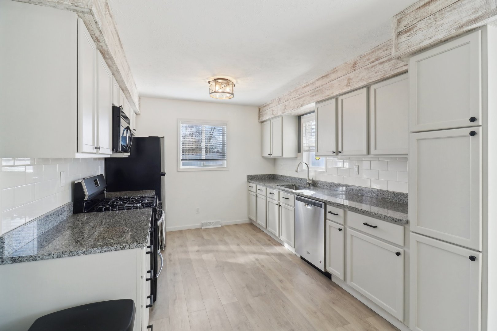 100 Sundance Trail Capron, IL 61012 - Photo 18 of 52