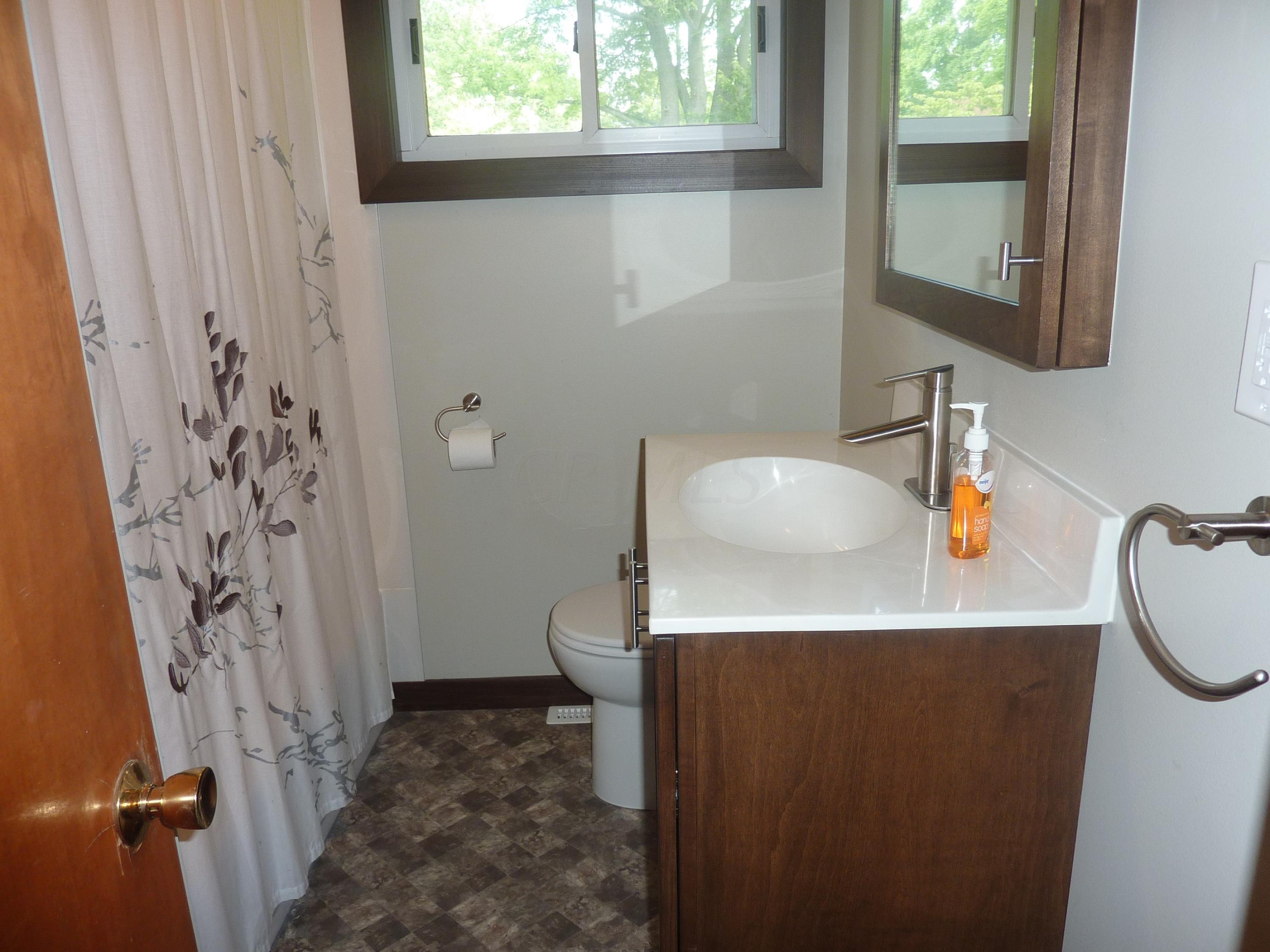 2159 Bristol Road Columbus, OH 43221 - Photo 8 of 14