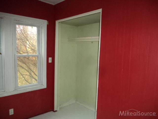 1792 Roslyn Road Grosse Pointe Woods, MI 48236 - Photo 11 of 18