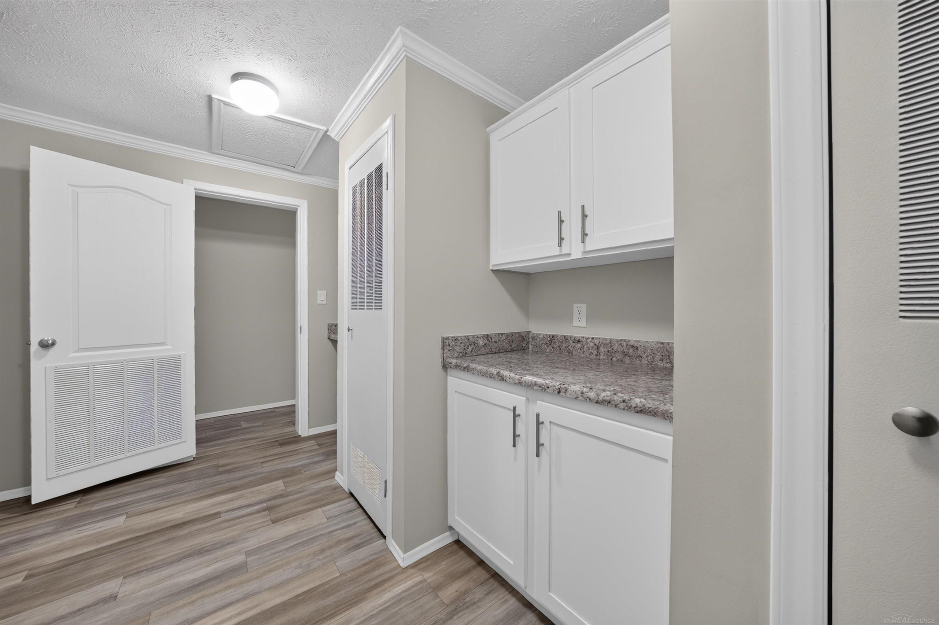 262 Riviera Drive Lapeer, MI 48446 - Photo 8 of 16 50212183-f7a532be-c13b-46f2-8885-09c9ae3b4756.JPG