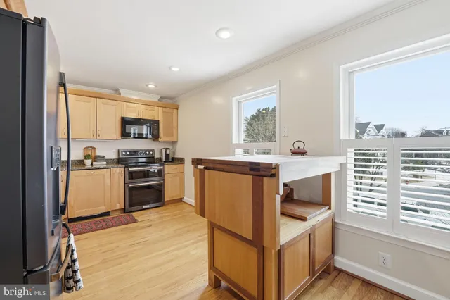 $959,000 | 1566 Westmoreland Street, McLean, VA 22101