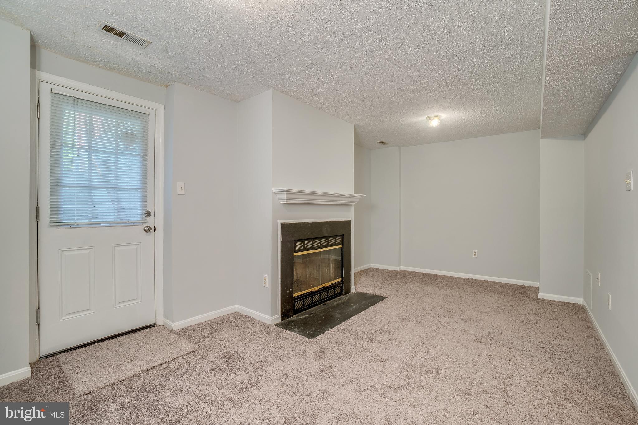2107 Riding Crop Way Windsor Mill, MD 21244 - Photo 5 of 38