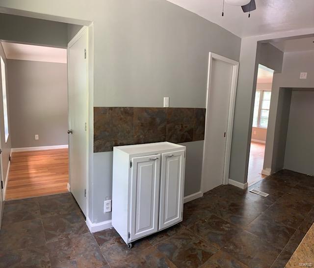 627 Southeast Chambers Road St. Louis, MO 63137 - Photo 8 of 23