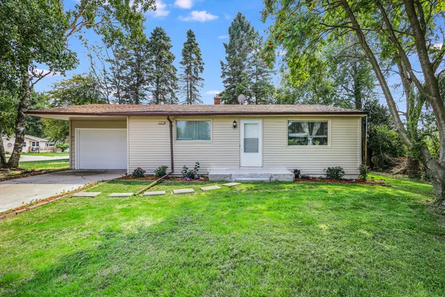 $184,900 | 315 East Magnolia Avenue, Manitowoc, WI 54220