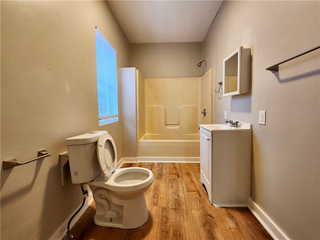 479 Bay Street Rochester, NY 14609 - Photo 11 of 24