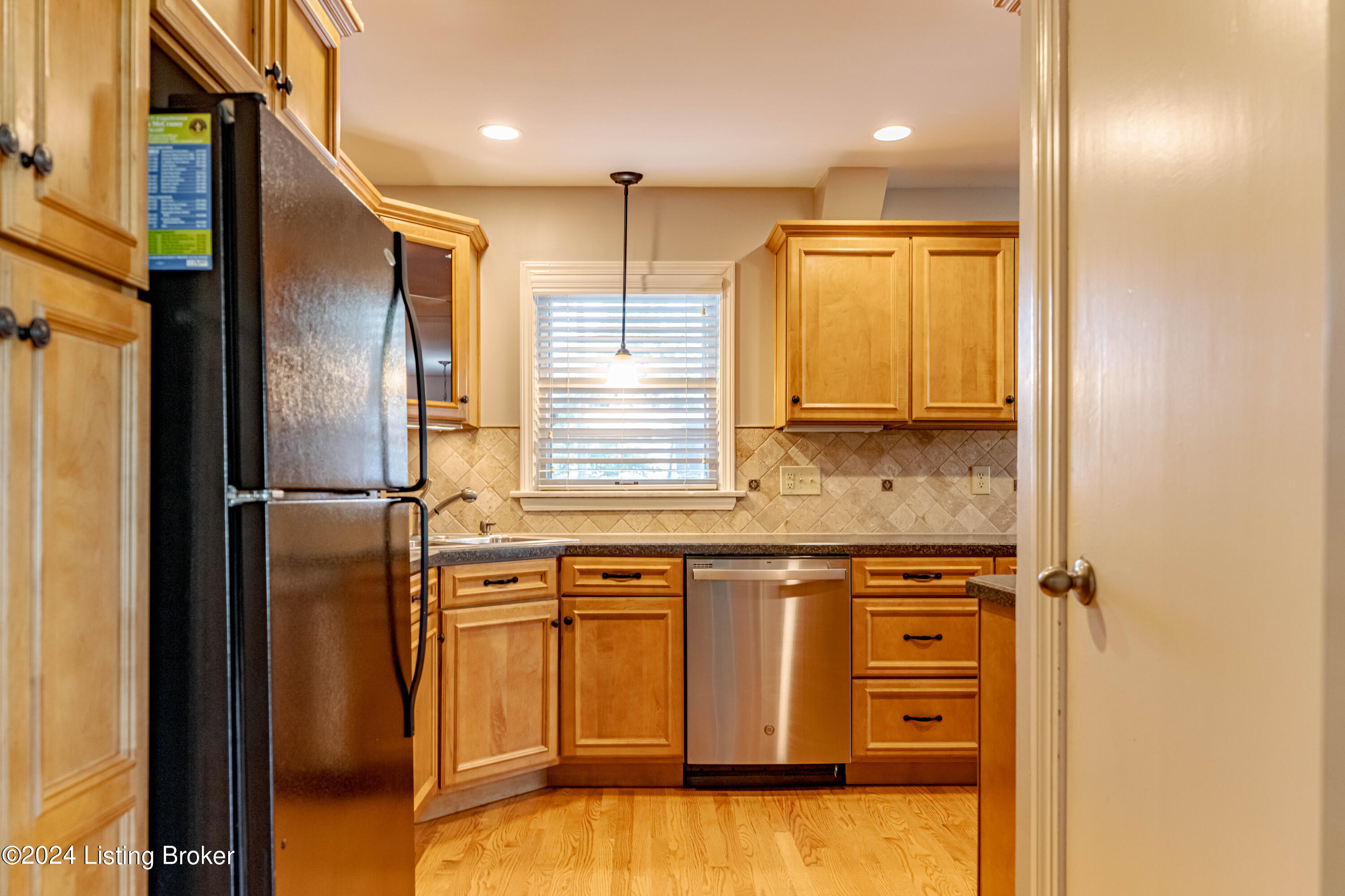 208 Tyne Road Louisville, KY 40207 - Photo 17 of 69 DSC09680