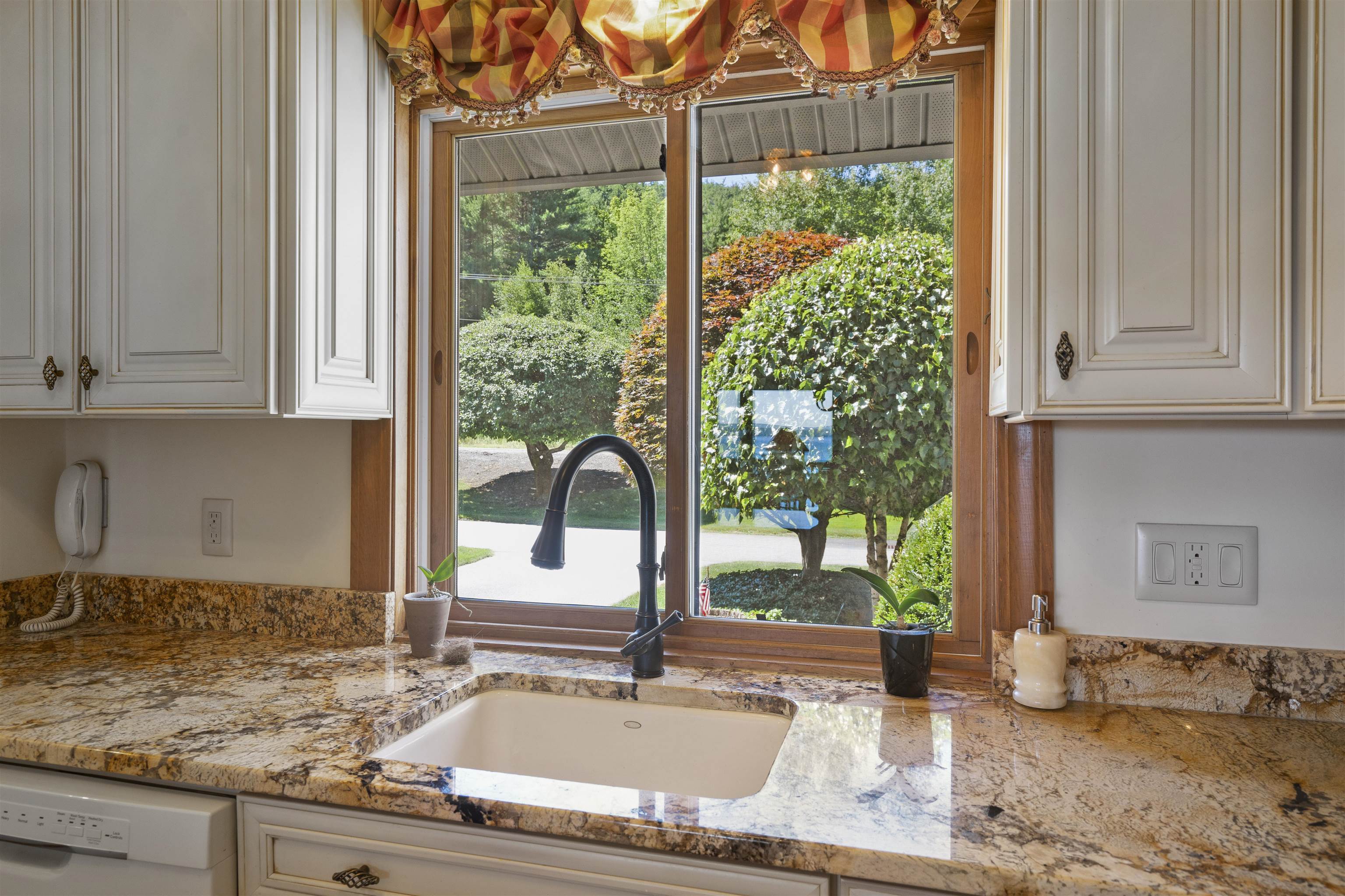 170 Belknap Point Road, Unit 14 Gilford, NH 03249 - Photo 15 of 40