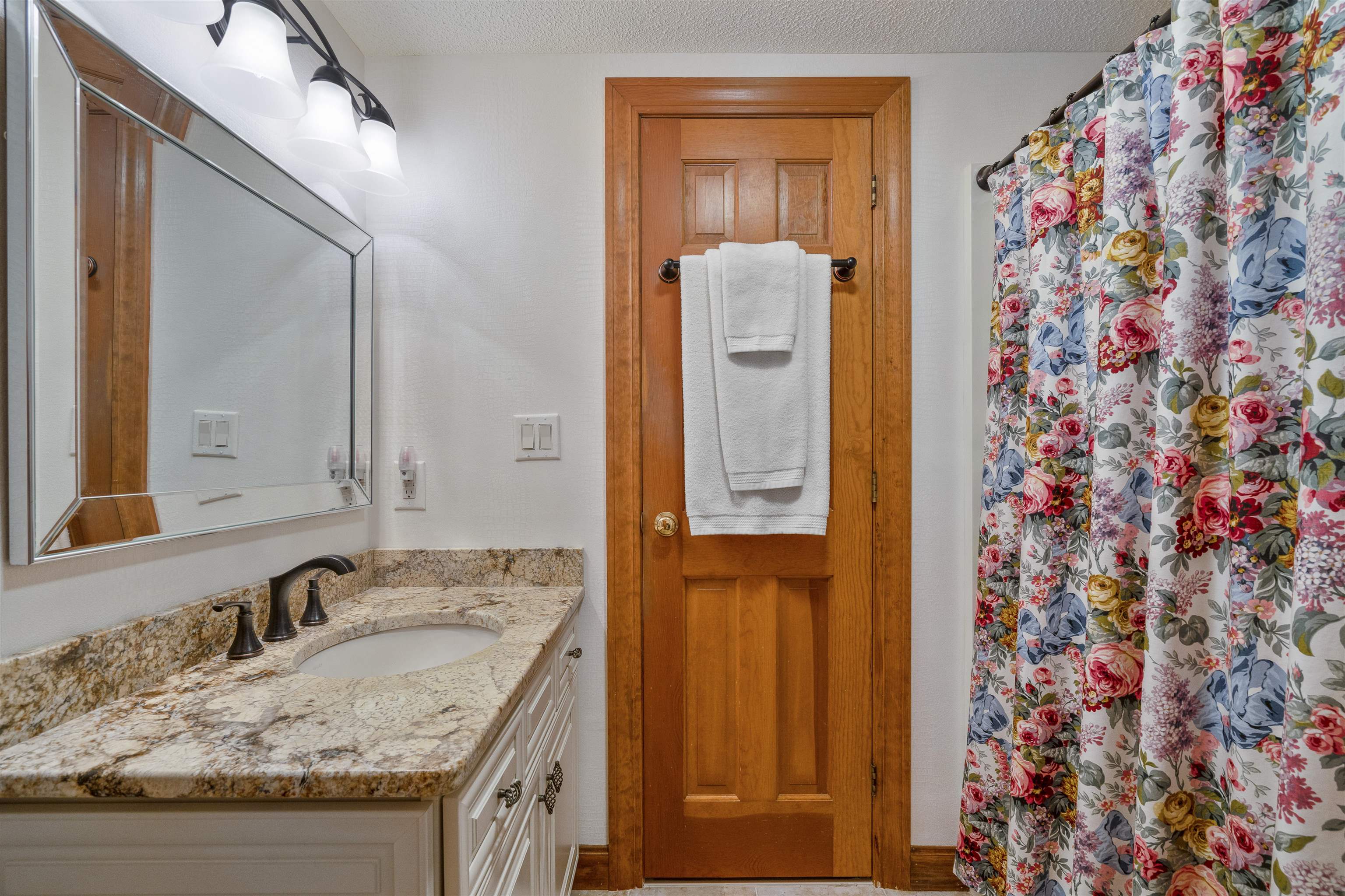 170 Belknap Point Road, Unit 14 Gilford, NH 03249 - Photo 28 of 40