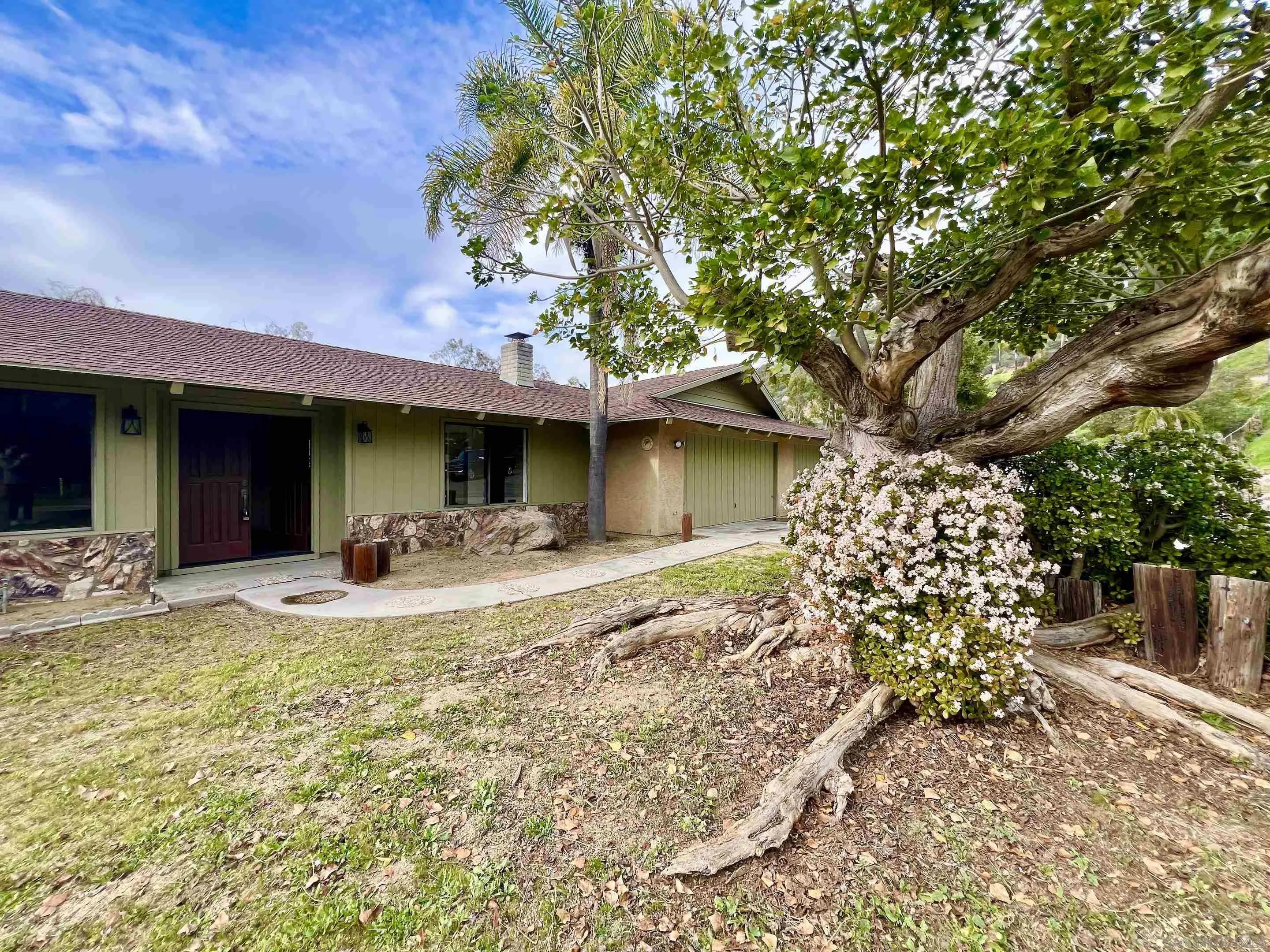 10361 Old Castle Road Valley Center, CA 92082 - Photo 4 of 26