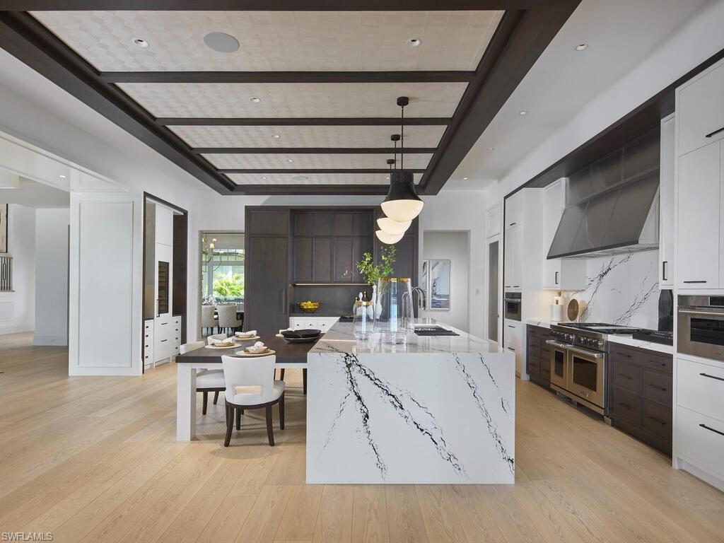 3220 Rum Row Naples, FL 34102 - Photo 11 of 41