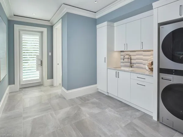 $44,000,000 | 3220 Rum Row, Naples, FL 34102