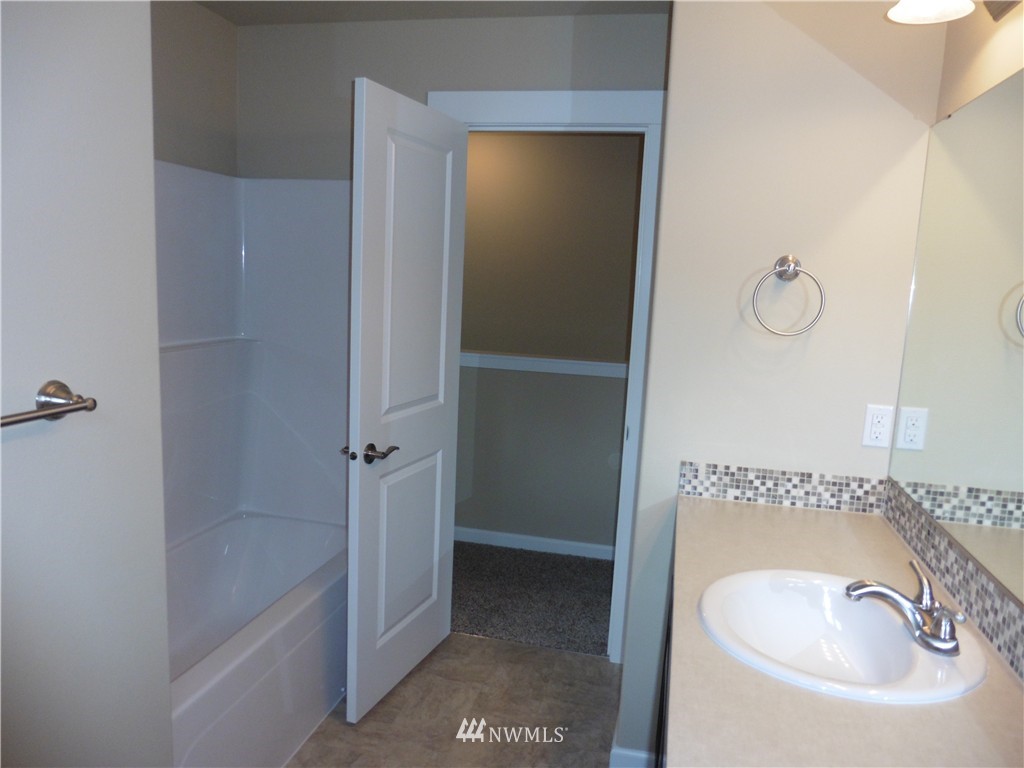 541 East Soderberg Road Allyn, WA 98524 - Photo 19 of 25 Gallery Image 19