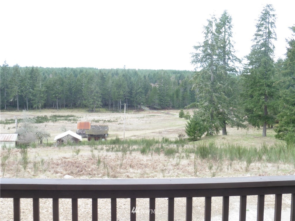 541 East Soderberg Road Allyn, WA 98524 - Photo 4 of 25 Gallery Image 4