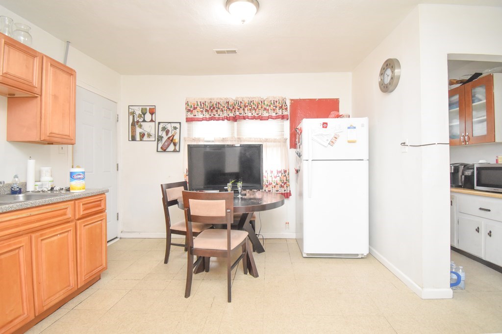 19-21 Batavia Street Springfield, MA 01109 - Photo 11 of 21 Gallery Image 11