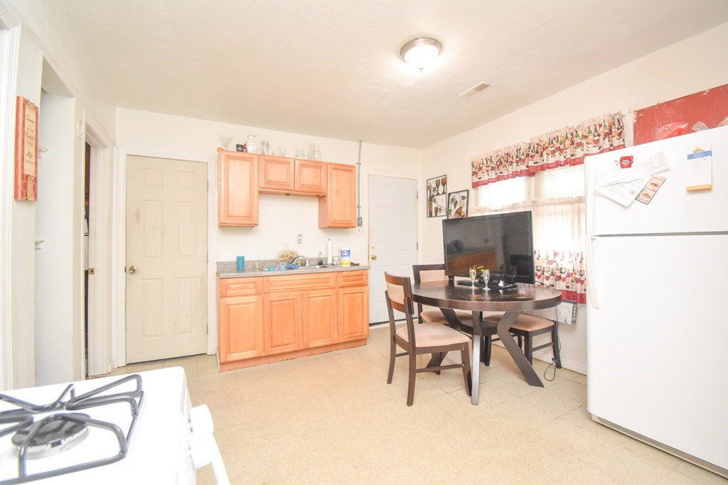 19-21 Batavia Street Springfield, MA 01109 - Photo 12 of 21 Gallery Image 12