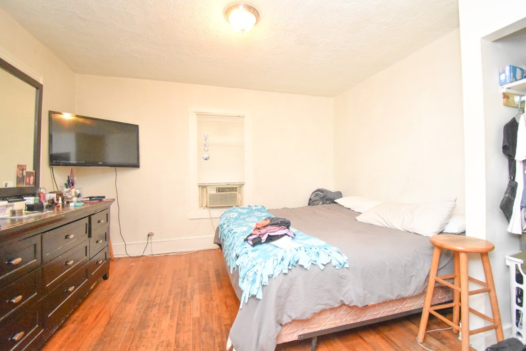 19-21 Batavia Street Springfield, MA 01109 - Photo 5 of 21 Gallery Image 5