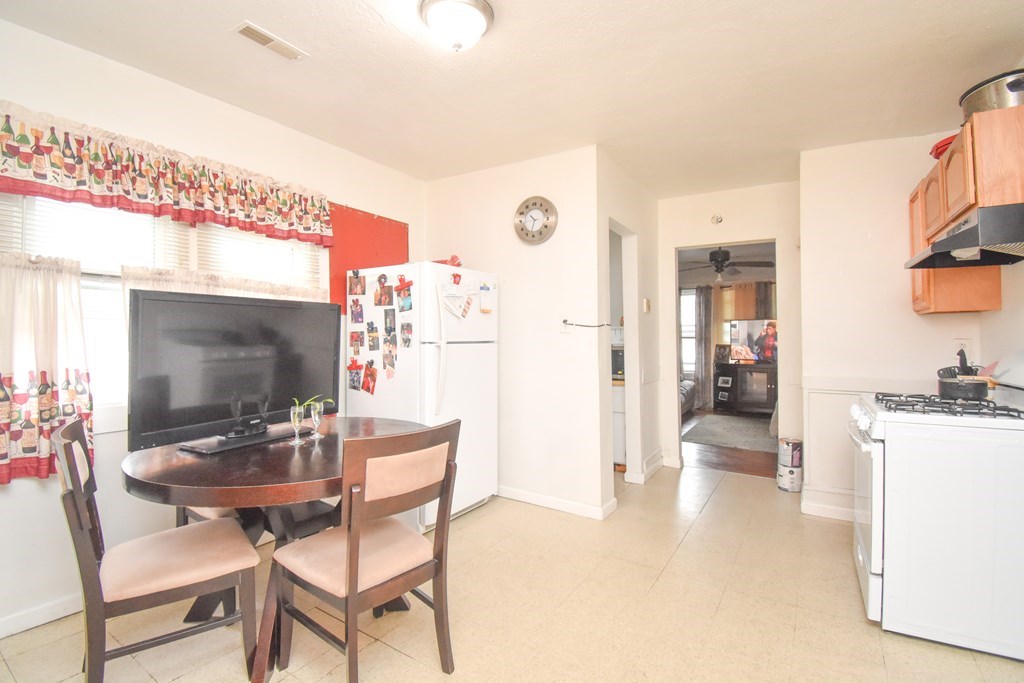 19-21 Batavia Street Springfield, MA 01109 - Photo 10 of 21 Gallery Image 10