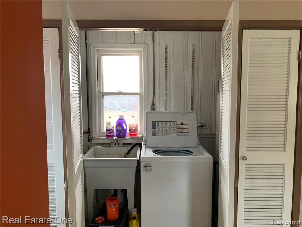20472 Wick Road Taylor, MI 48180 - Photo 9 of 24 Laundry & hot water access